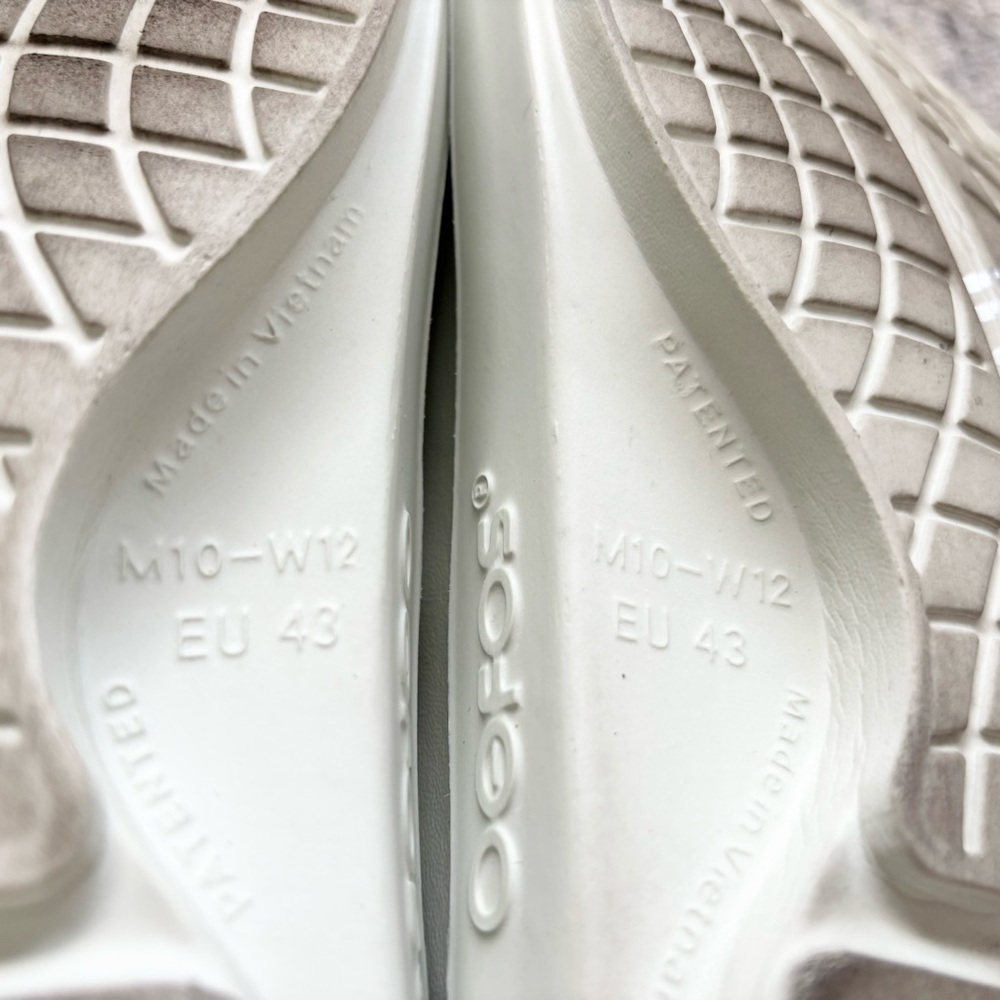 OOFOS OOahh UNISEX White Slide Sandals M10/W12 Recovery Comfy Casual - Picture 6 of 7